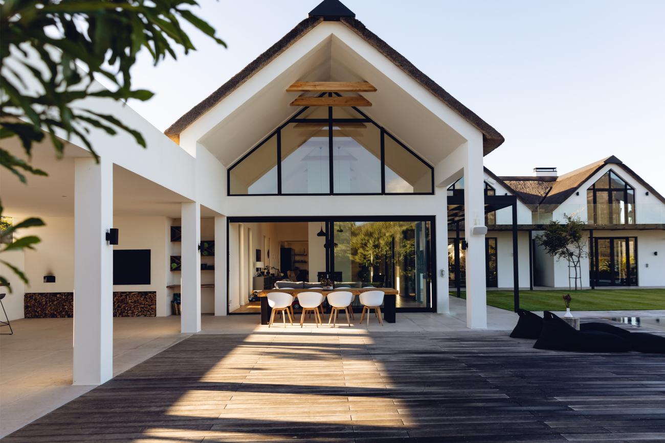Curb Appeal Pristine Exterior