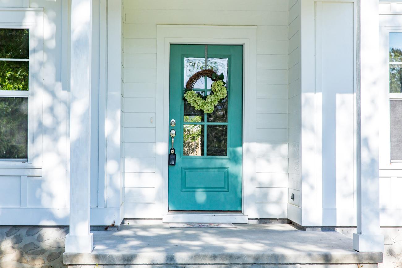 Curb Appeal with seasonal decor