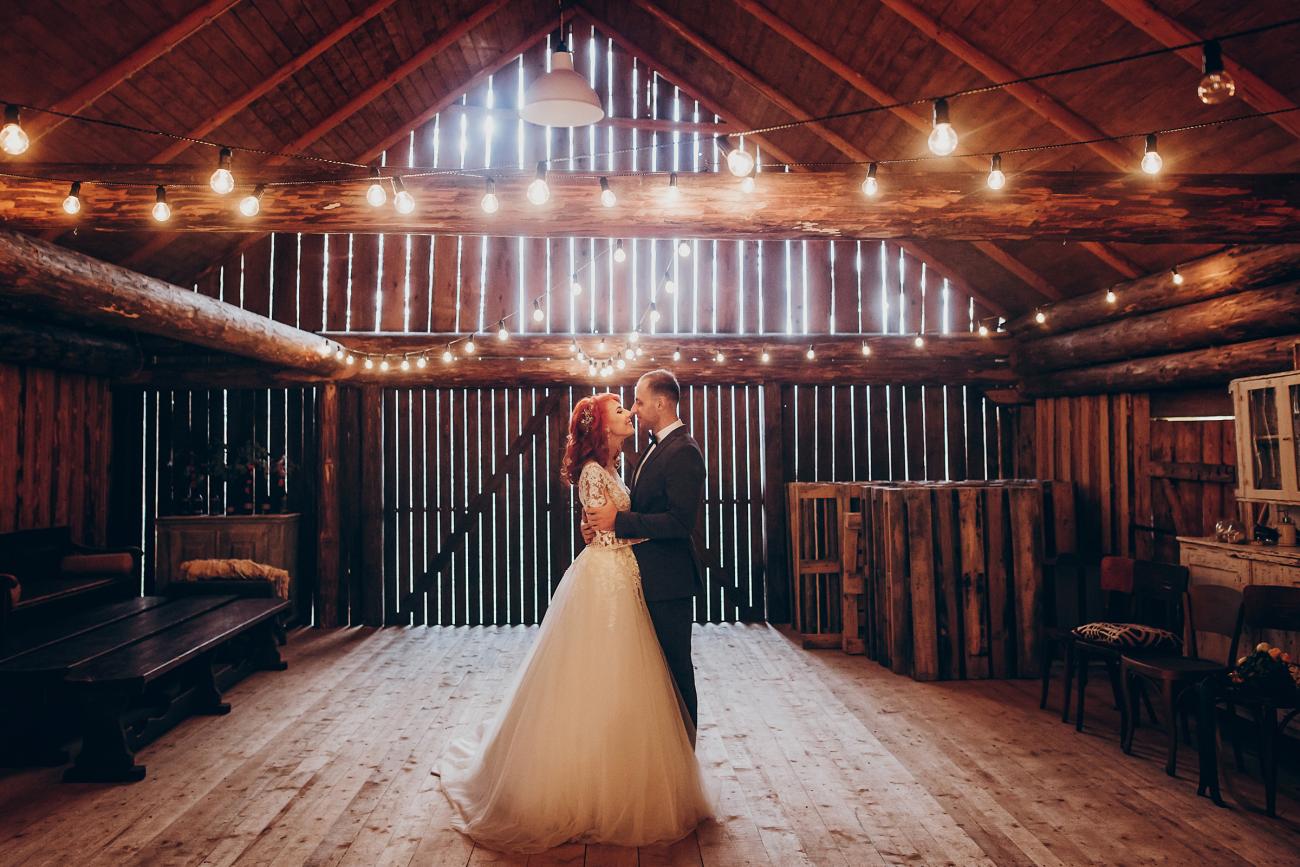 Outdoor Wedding - Farm Rustic Charm