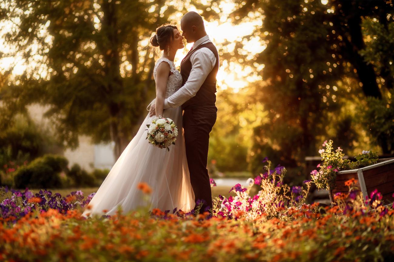 Outdoor Wedding - Garden flowers