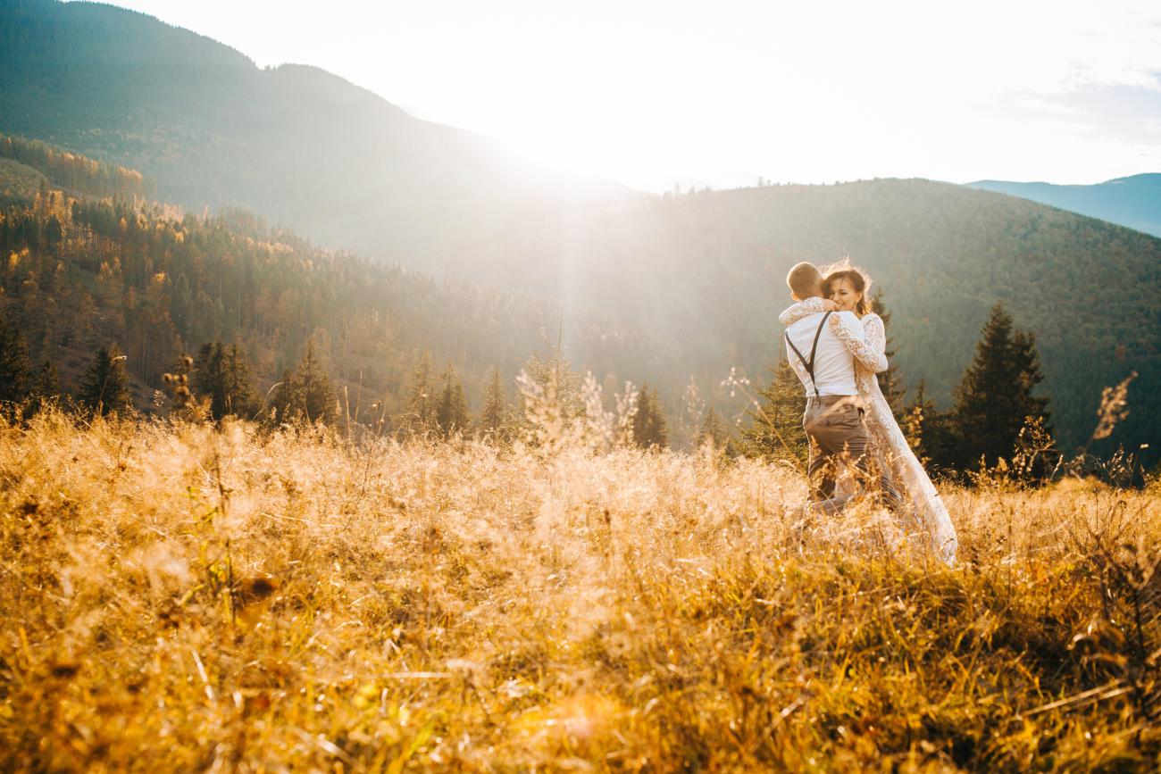 Outdoor Wedding - Mountain Peaks