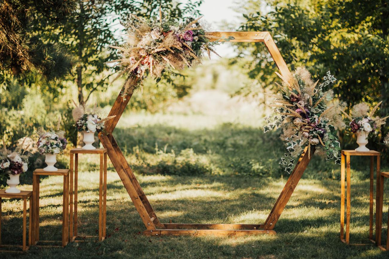 Wedding Arch Trendy Hexagon