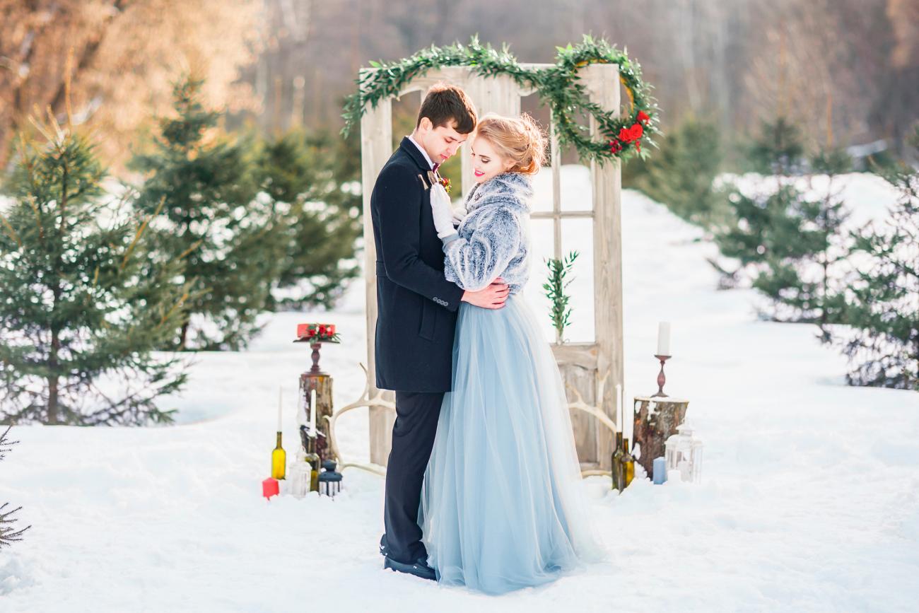 Winter Wedding Inspiration with Dramatic Backdrops