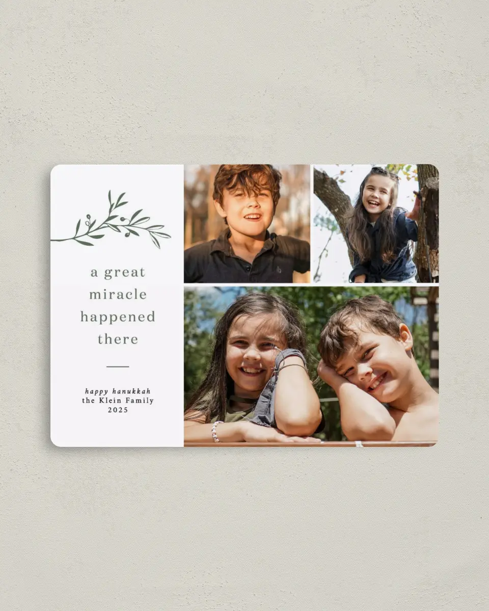 This is a 4" x 5½" Hanukkah Card called Olive the Wishes printed in full color with Silver foil and a Luxe Satin finish