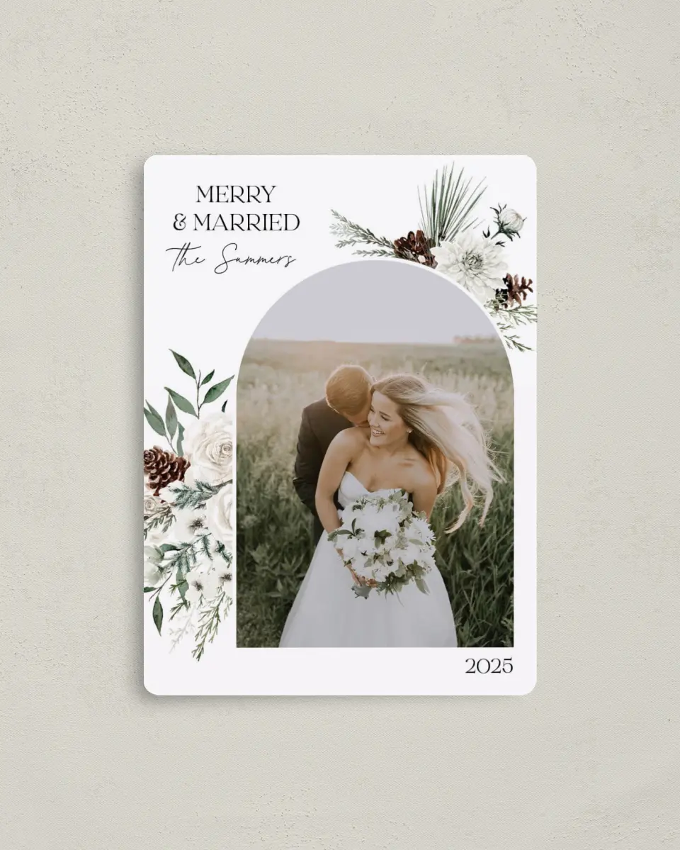 This is a 4" x 5½" Christmas Card called Frosted Flower printed in full color with a Luxe Satin finish