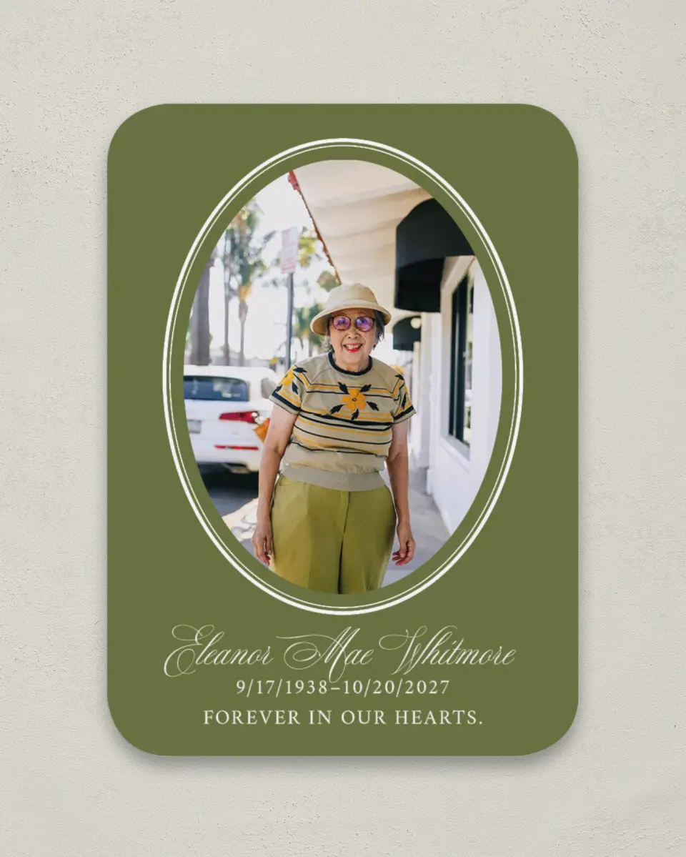 This is a 4½" x 3¼" Memorial Card called In Remembrance printed in full color on Luxe Satin paper