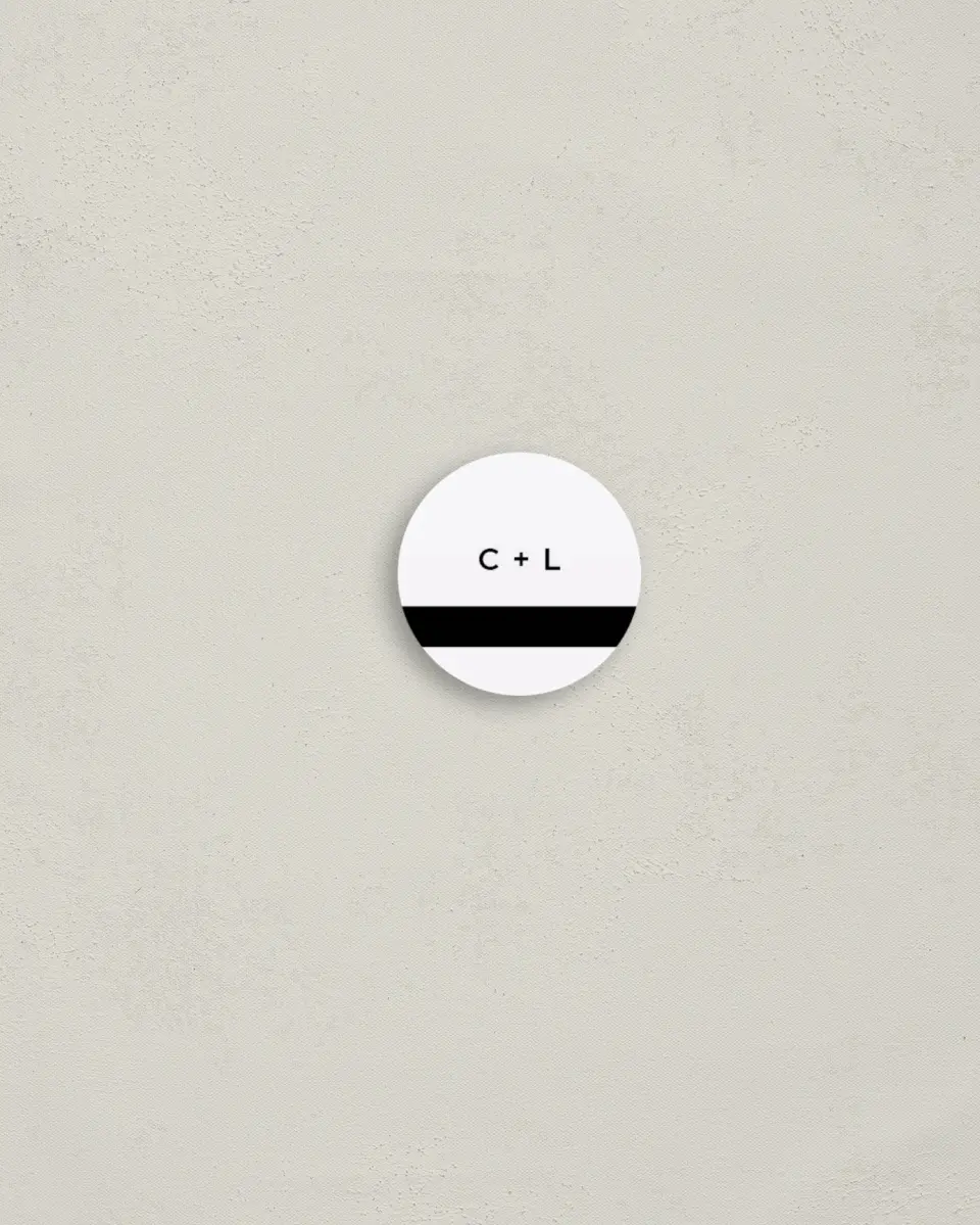 This is a 1¼" circle Envelope Seal called Bold Heading printed in full color