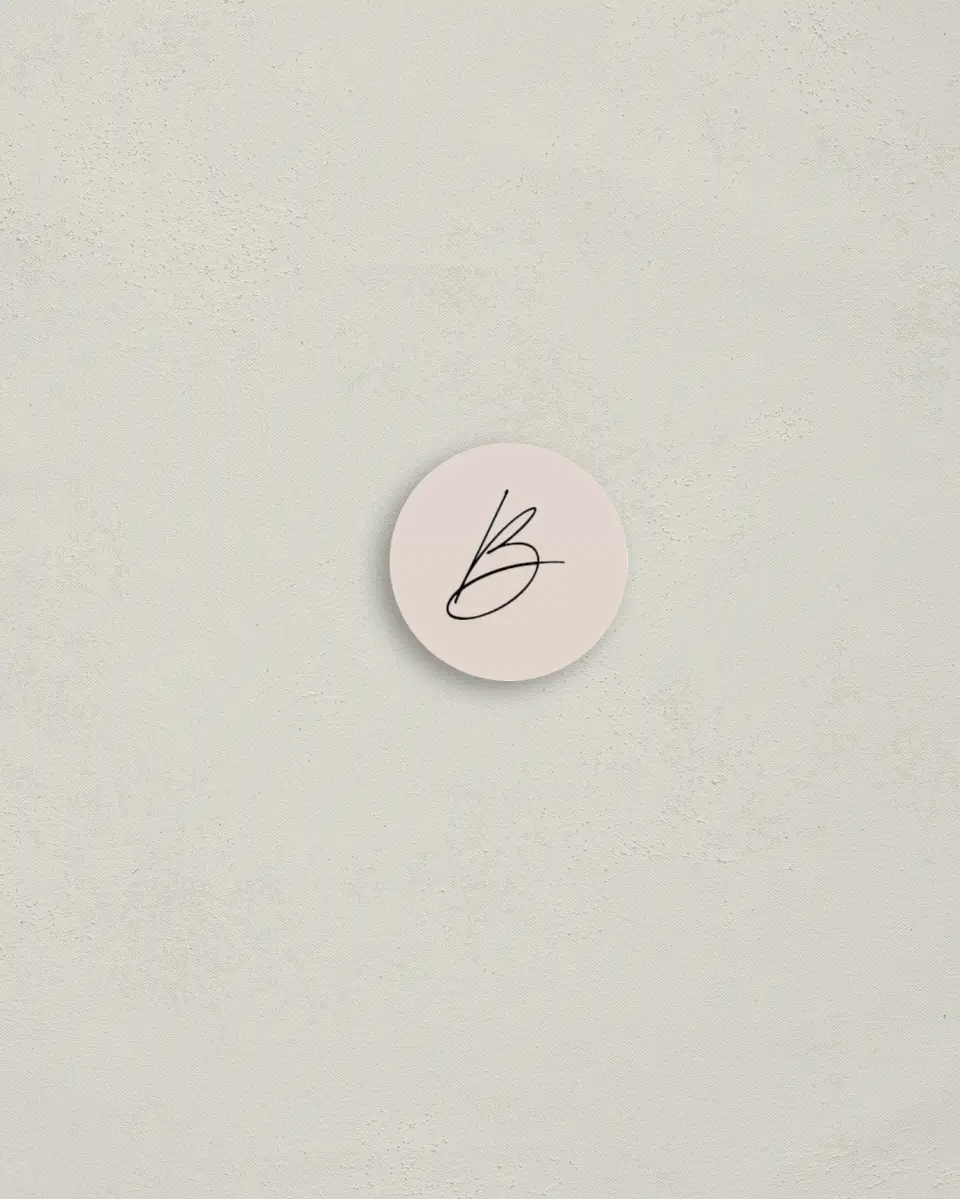 This is a 1¼" circle Envelope Seal called The Samantha printed in full color