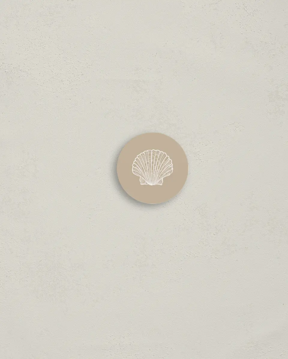 This is a 1¼" circle Envelope Seal called Elegant Shell printed in full color