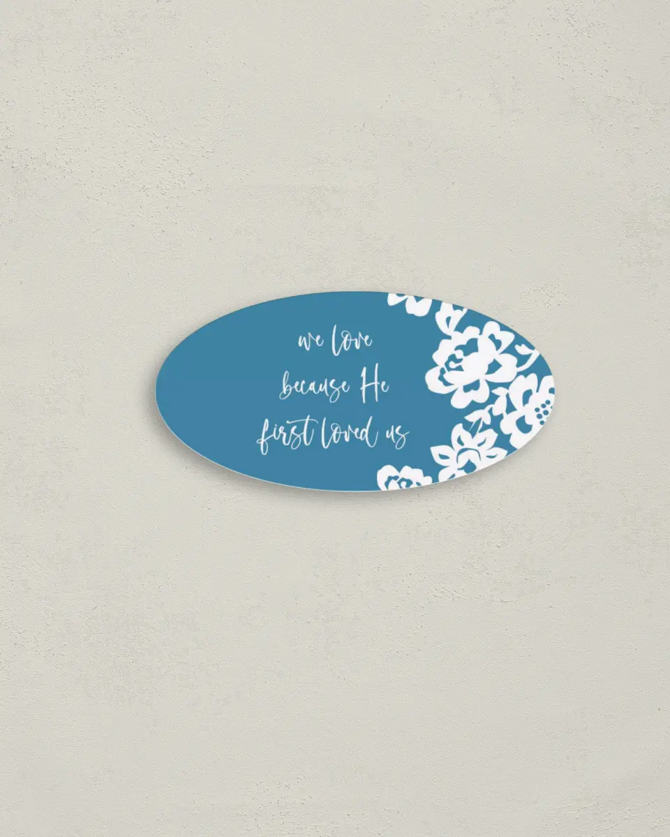 This is a 3" x 1½" Envelope Seal called Modern Lace printed in full color