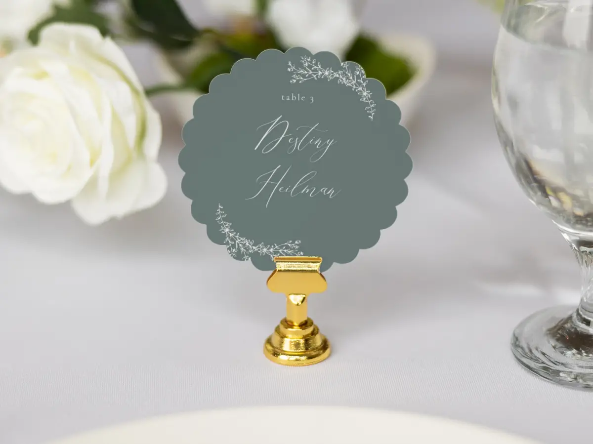 Scalloped Circle Place Cards