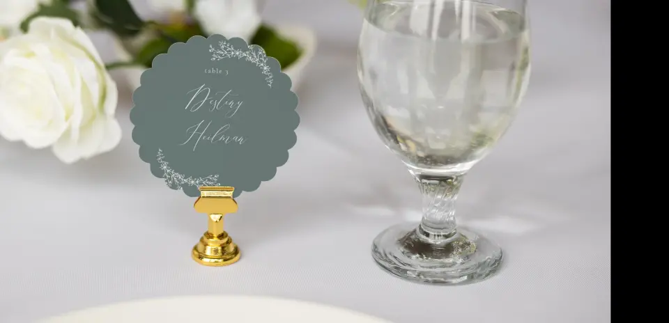 Scalloped Circle Place Cards