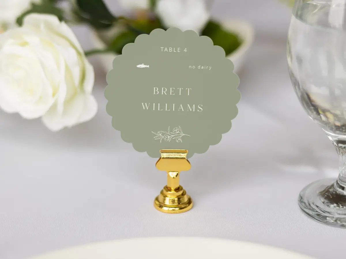 Scalloped Circle Place Cards