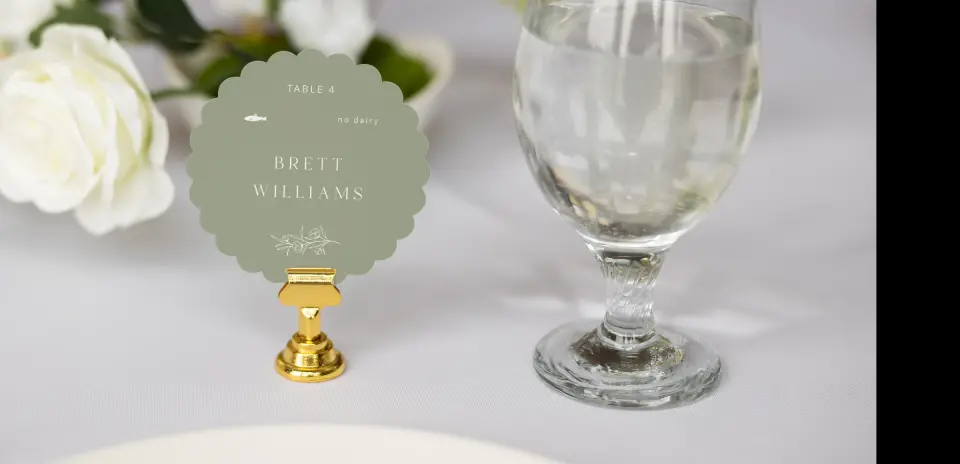 Scalloped Circle Place Cards