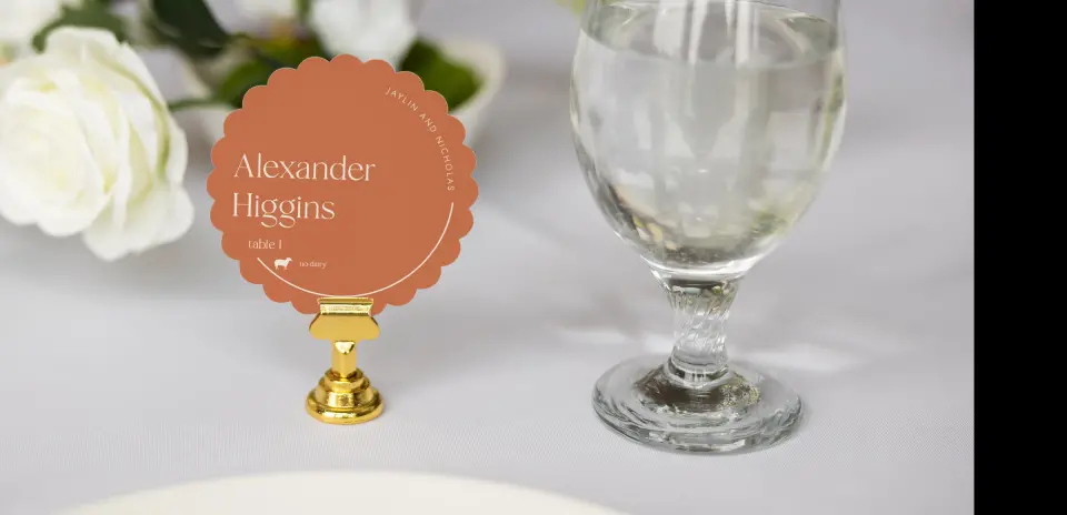 Scalloped Circle Place Cards