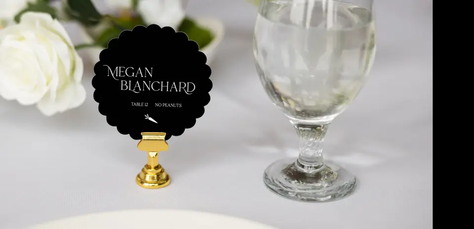 Scalloped Circle Place Cards