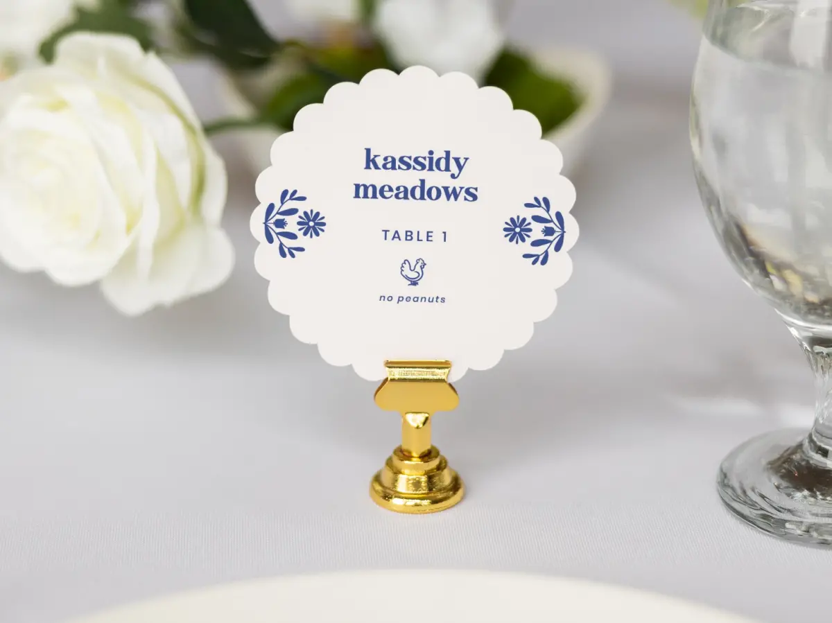 Scalloped Circle Place Cards