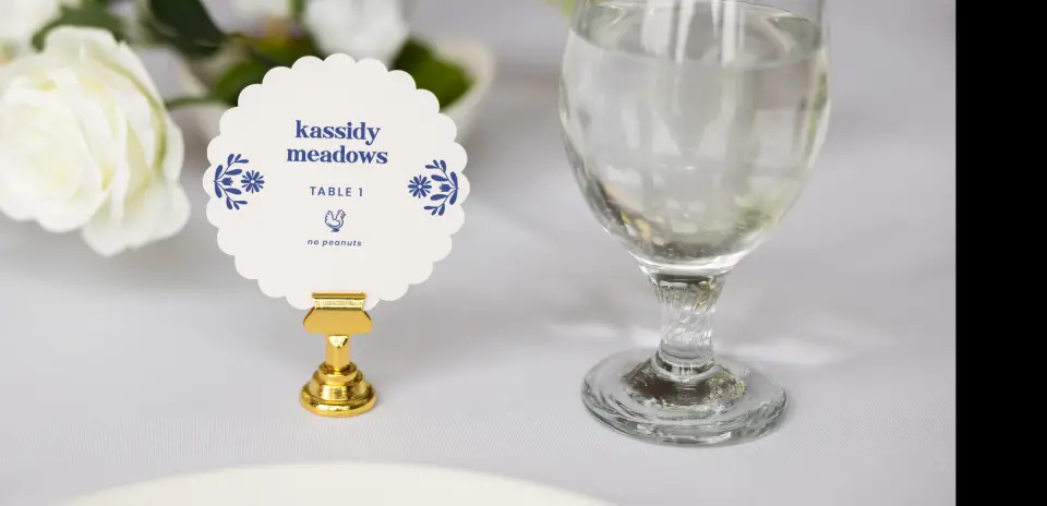 Scalloped Circle Place Cards