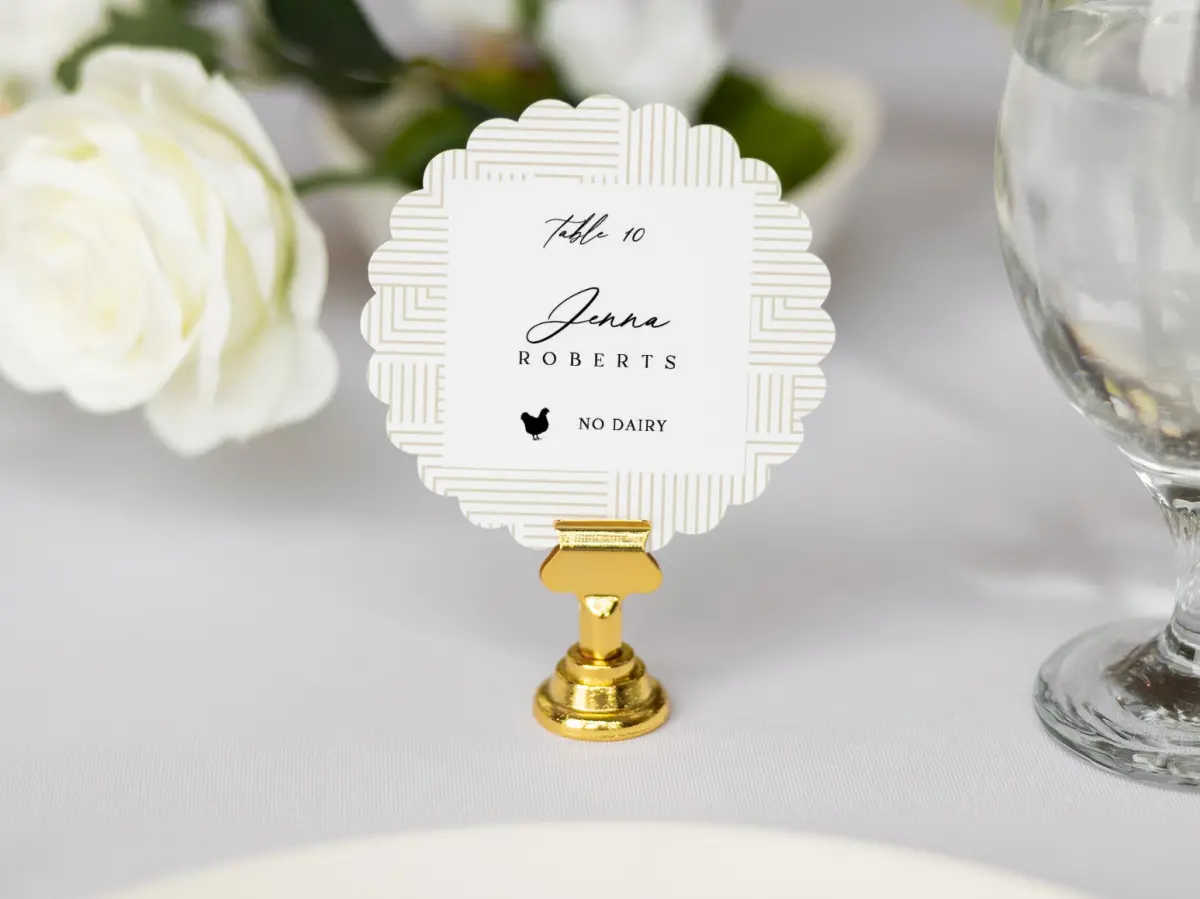 Scalloped Circle Place Cards