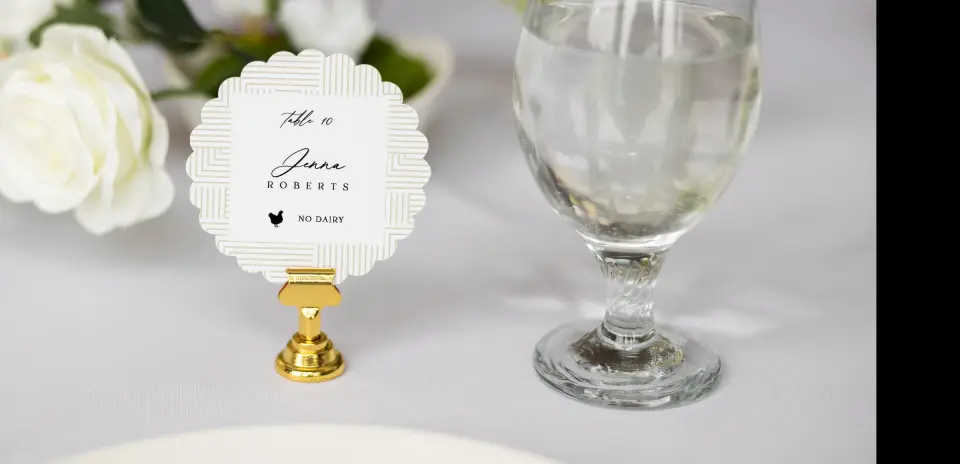 Scalloped Circle Place Cards
