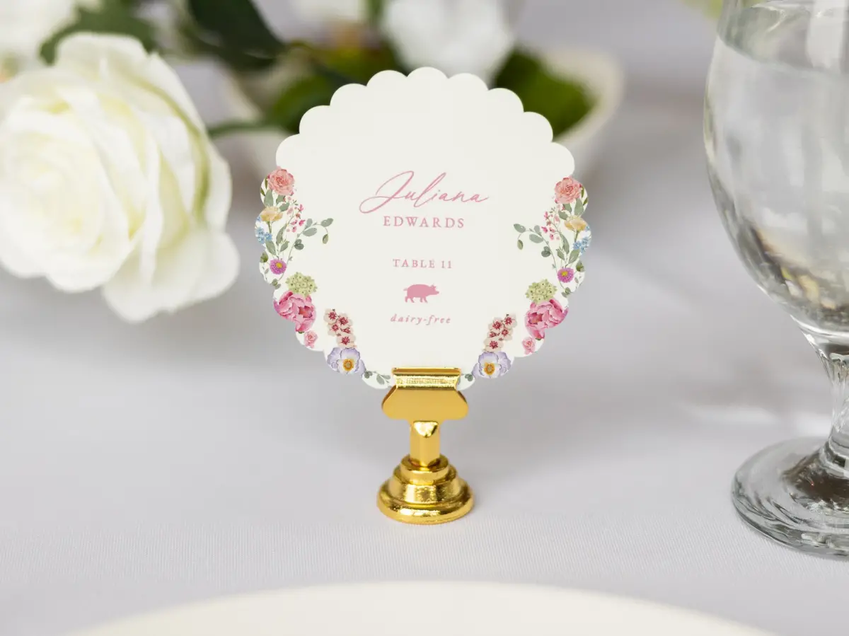 Scalloped Circle Place Cards