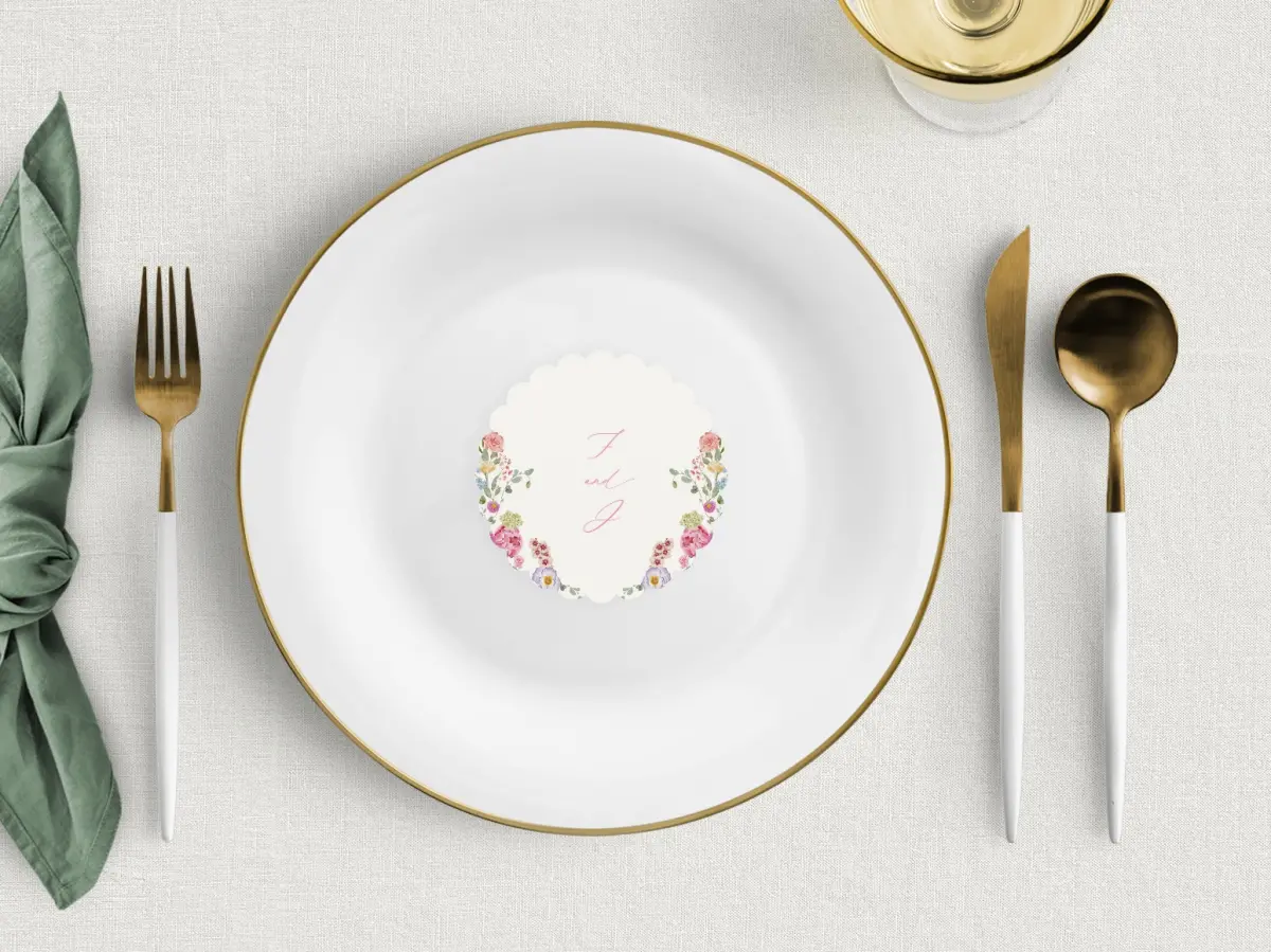 Scalloped Circle Place Cards
