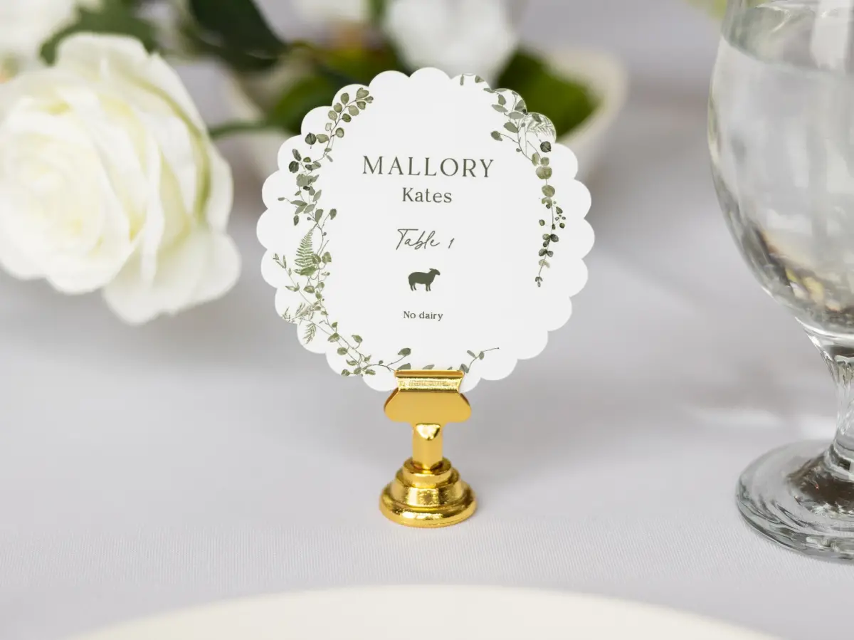 Scalloped Circle Place Cards