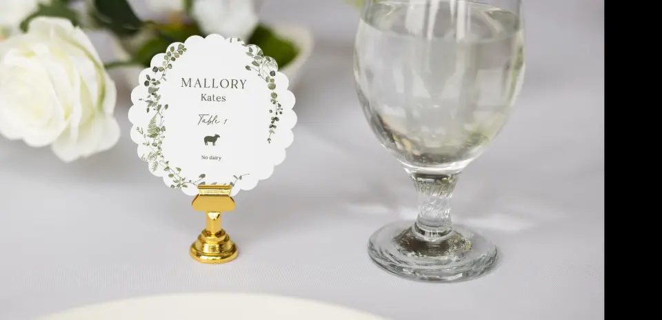 Scalloped Circle Place Cards