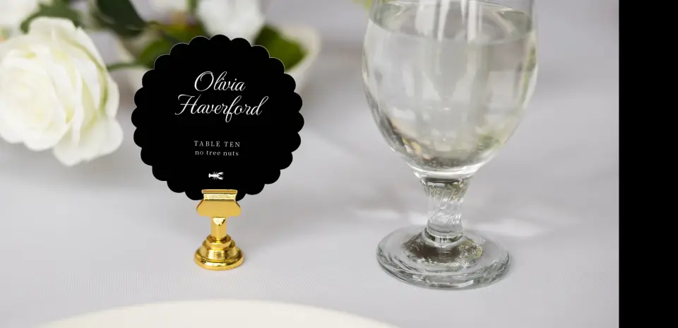 Scalloped Circle Place Cards