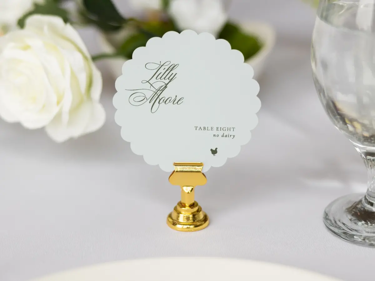 Scalloped Circle Place Cards