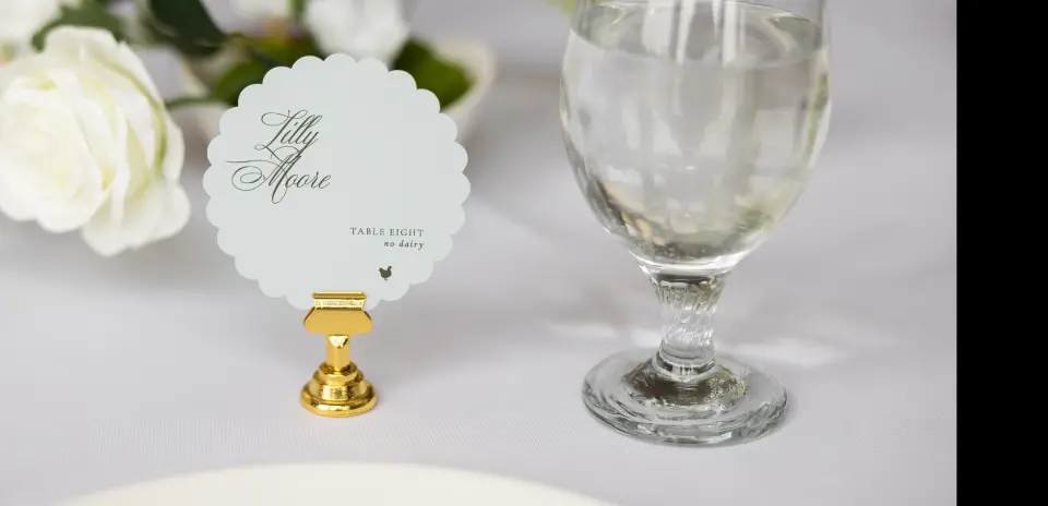 Scalloped Circle Place Cards