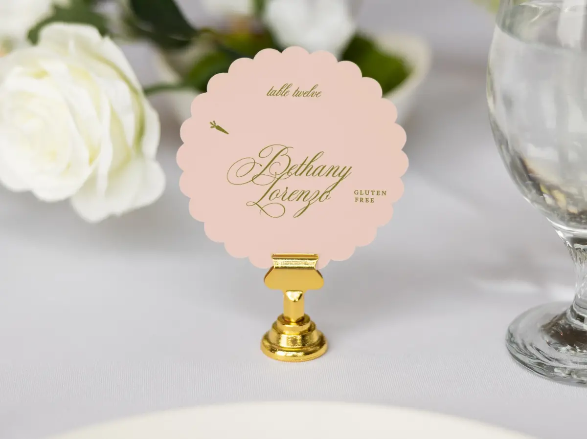 Scalloped Circle Place Cards