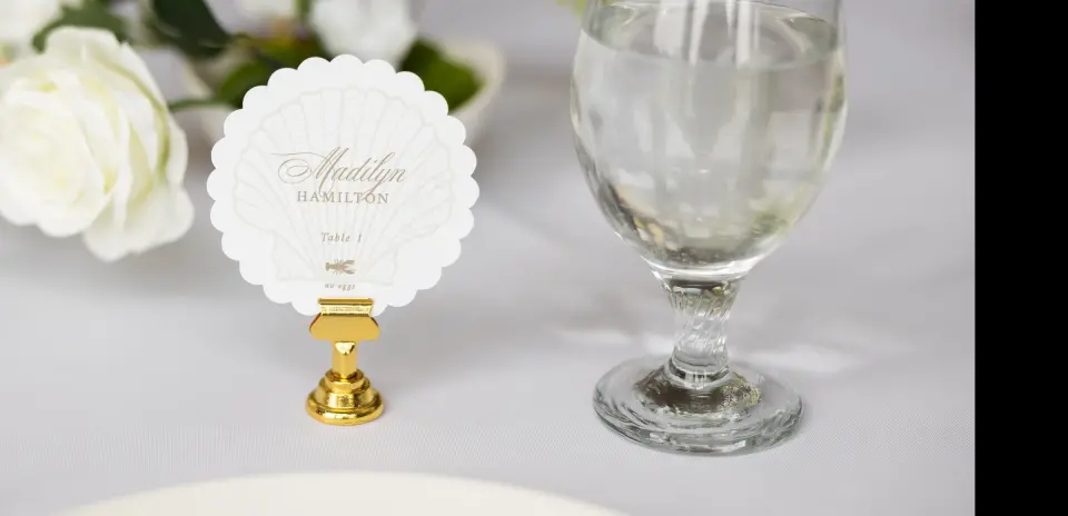 Scalloped Circle Place Cards