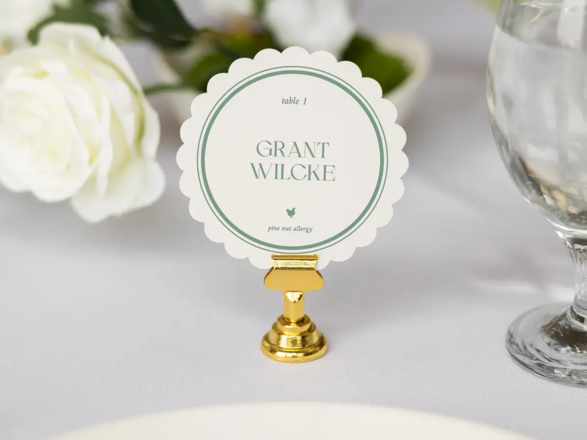 Scalloped Circle Place Cards