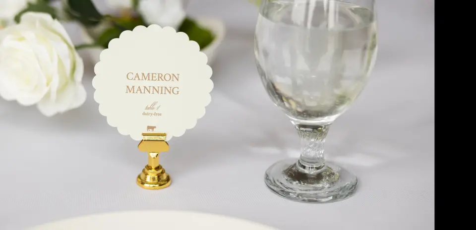 Scalloped Circle Place Cards