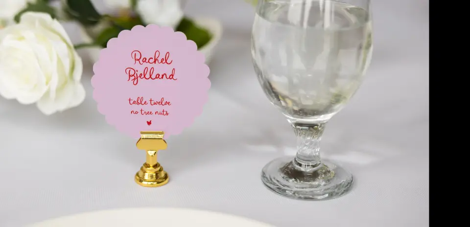 Scalloped Circle Place Cards