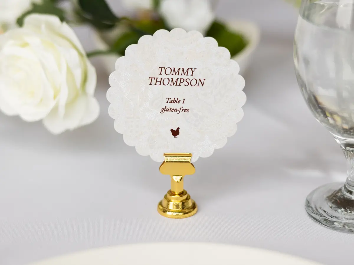 Scalloped Circle Place Cards