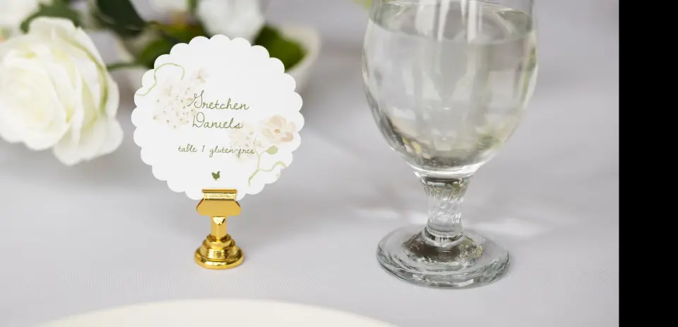Scalloped Circle Place Cards