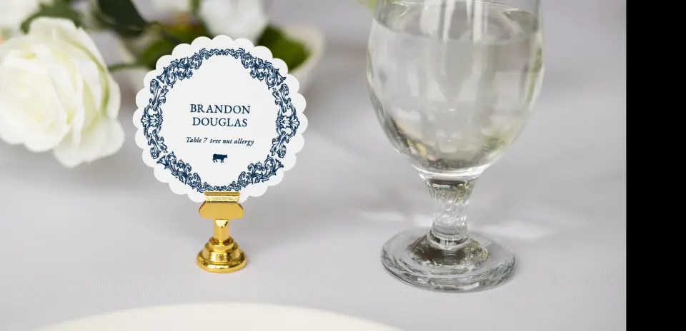 Scalloped Circle Place Cards