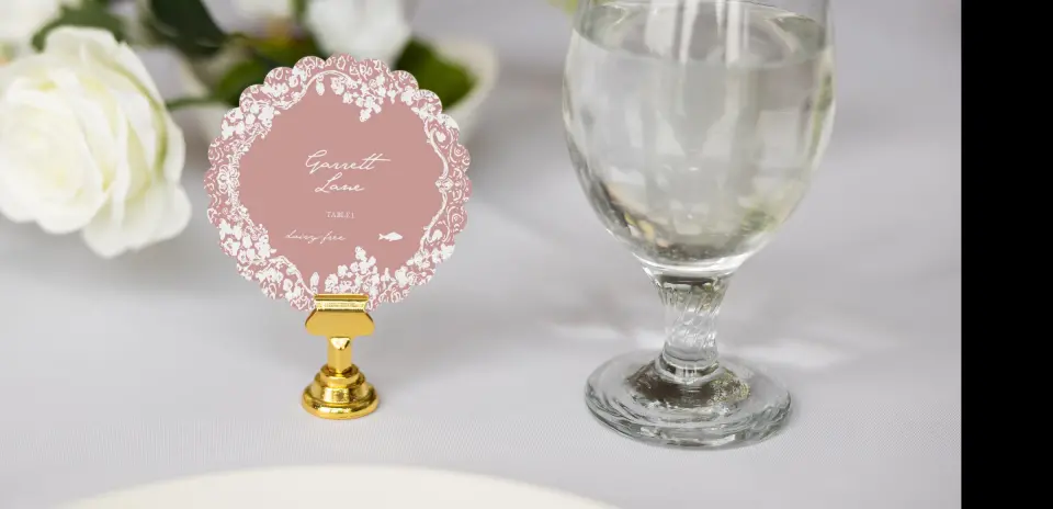 Scalloped Circle Place Cards