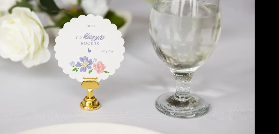 Scalloped Circle Place Cards