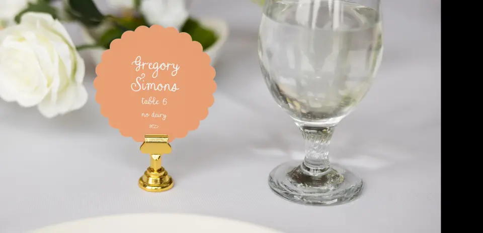 Scalloped Circle Place Cards