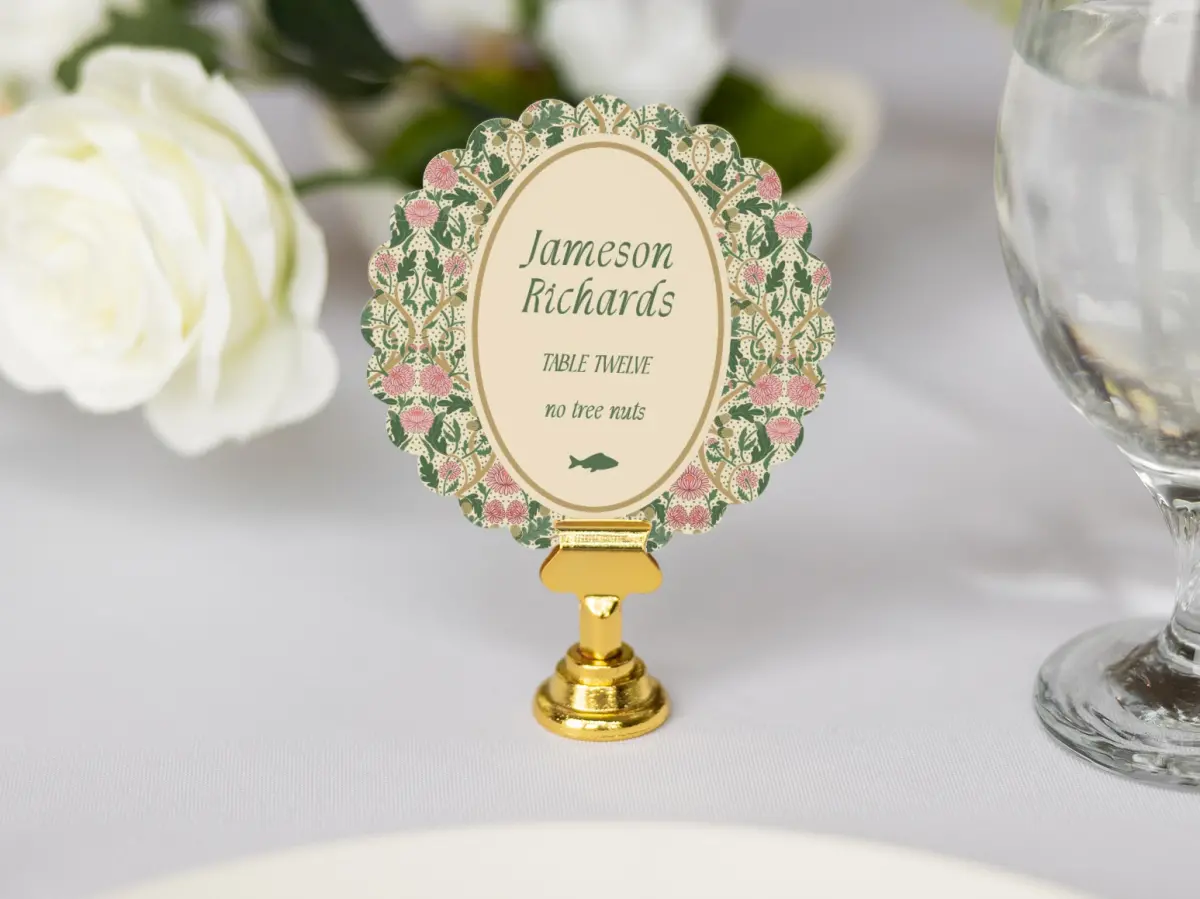 Scalloped Circle Place Cards