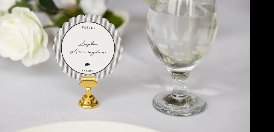 Scalloped Circle Place Cards