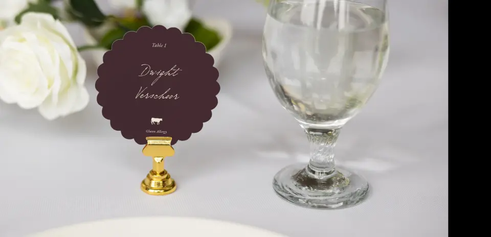 Scalloped Circle Place Cards