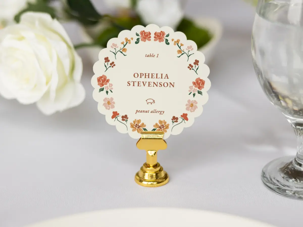 Scalloped Circle Place Cards
