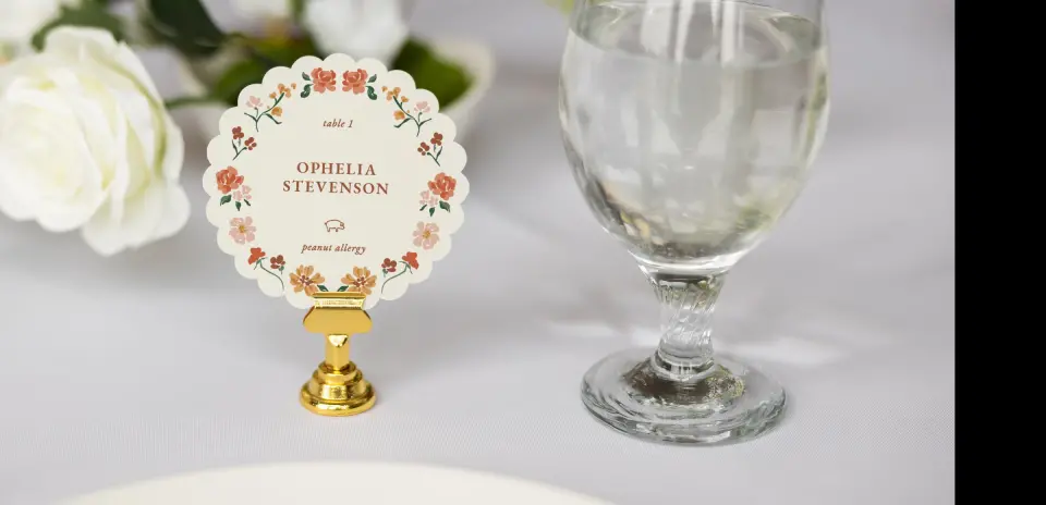 Scalloped Circle Place Cards