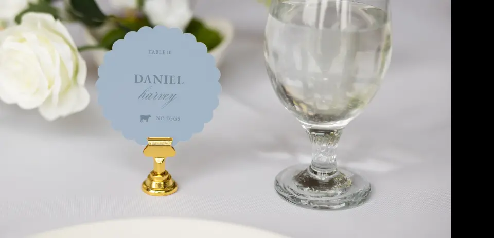 Scalloped Circle Place Cards