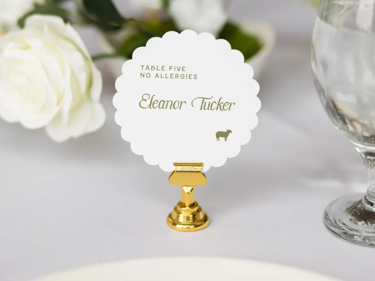 Scalloped Circle Place Cards