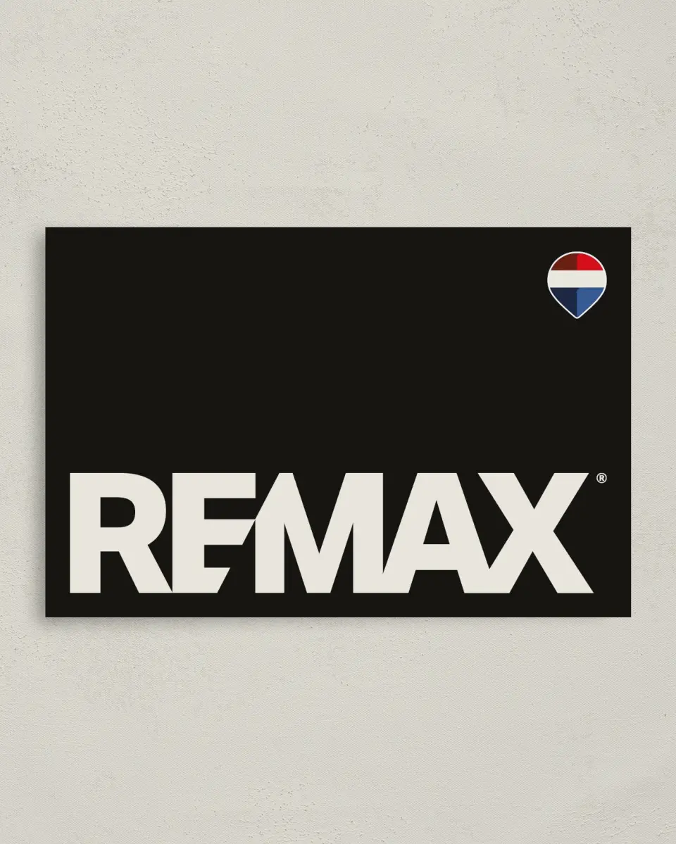This is a 4" x 6" Business Note Card called REMAX Bold Contrast printed in full color on Premium Smooth paper